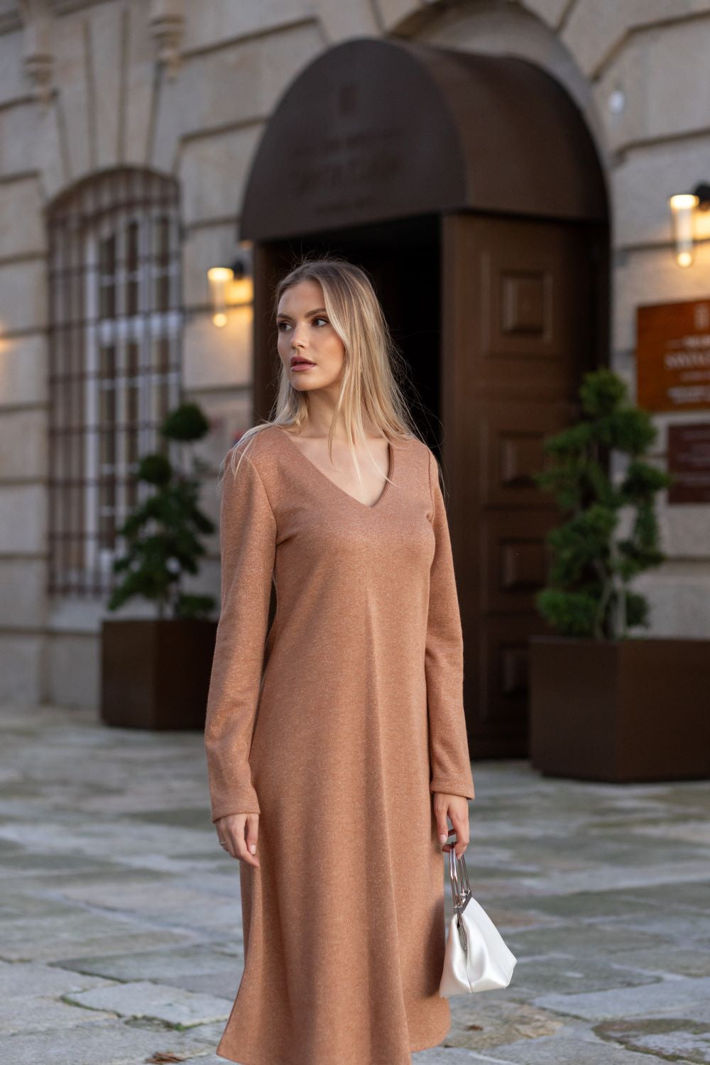VESTIDO COM BRILHOS MALHA