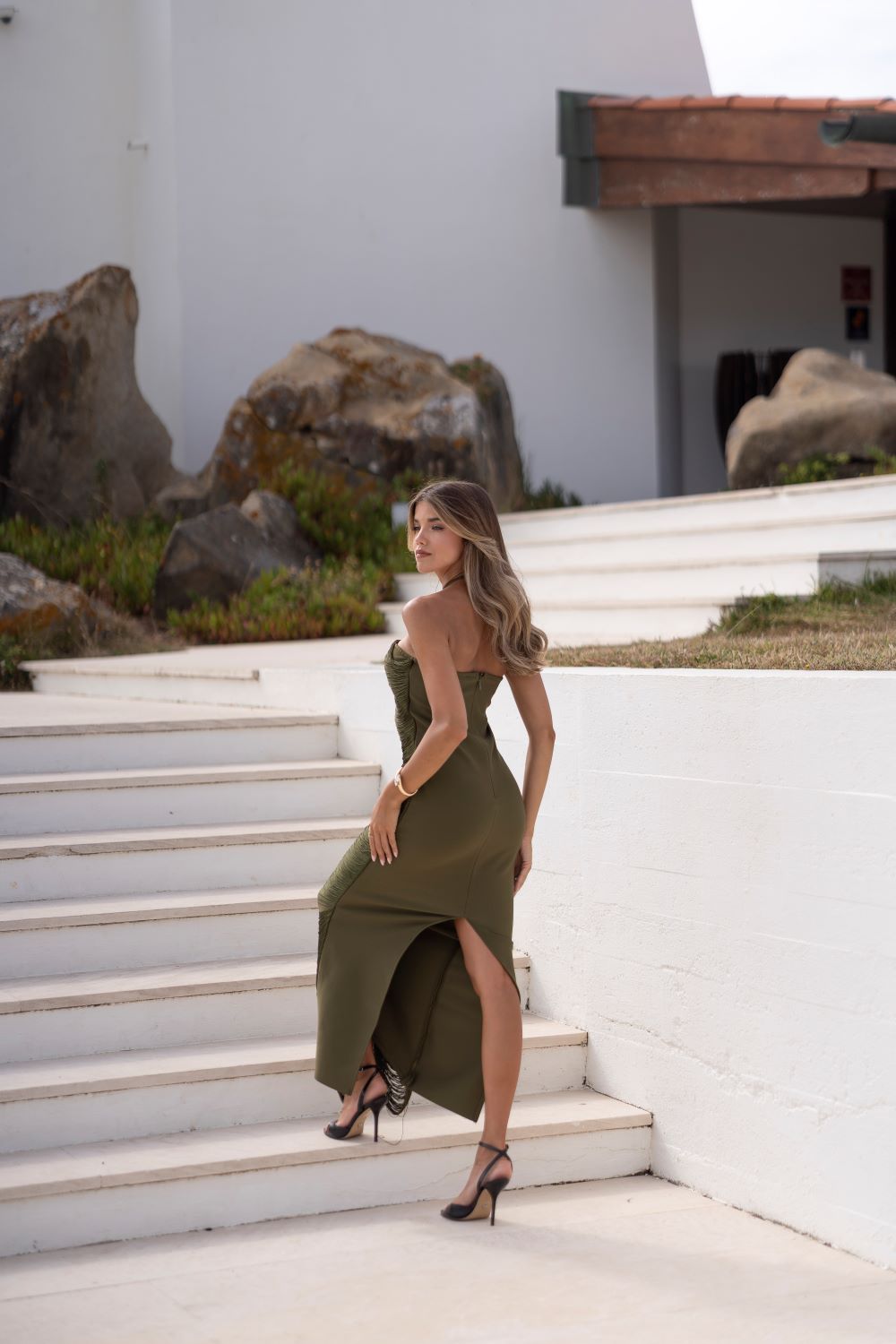 VESTIDO COM FRANJAS
